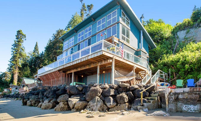 Kingston House | Puget Sound-front home with beach access, kayaks, gorgeous view & firepit