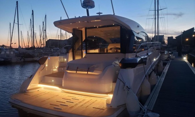 Deauville Boat Rental | Puissance, Elegance et Style, Yacht à Deauville