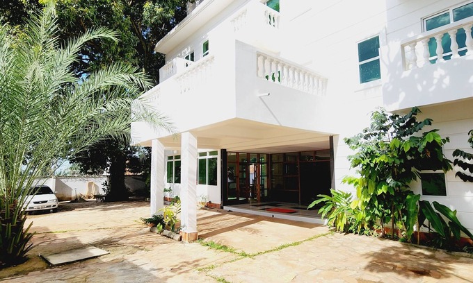 Entebbe Hotel | PULICKAL HEIGHTS HOTEL