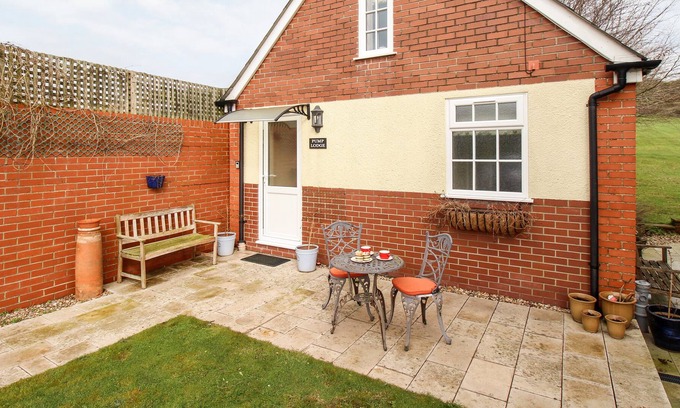 Littlebredy Cottage | PUMP LODGE, family friendly, character holiday cottage in Upwey