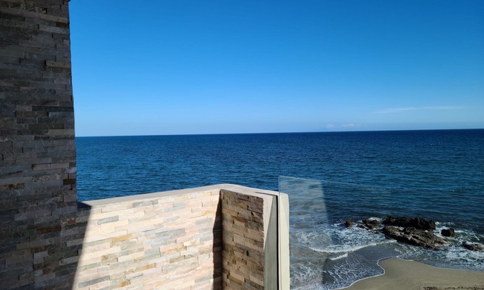 Bravone House | Punta di mare, a waterfront residence