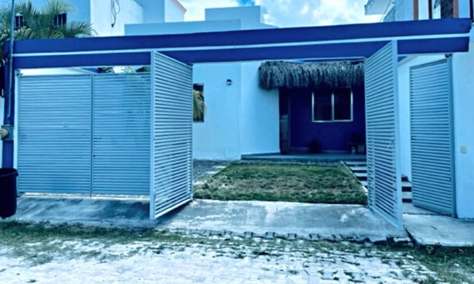 Puerto Juarez House | Punta Me Modern Villa near the beach