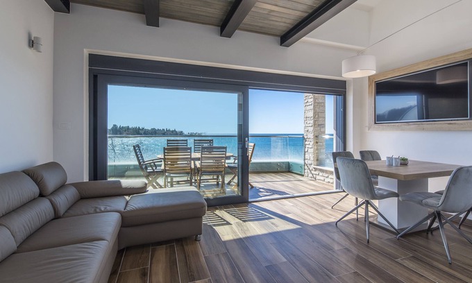 Lovrecica Apartment | Punta Mulino Apartment A4 by the sea