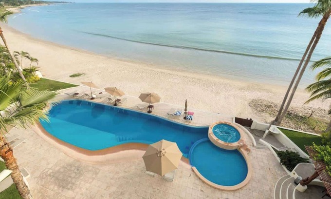 Emiliano Zapata Condo | Punta V 1 Paradise Beachfront:Steps to the Sand