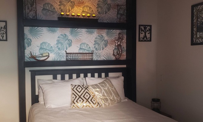 Nueva Ensenada House | Pura Vida Casita Retreat: Temp-control heat+more modern conveniences for comfort