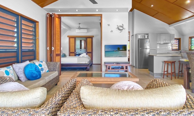 Nelly Bay Villa | Pure Magnetic Villa 10