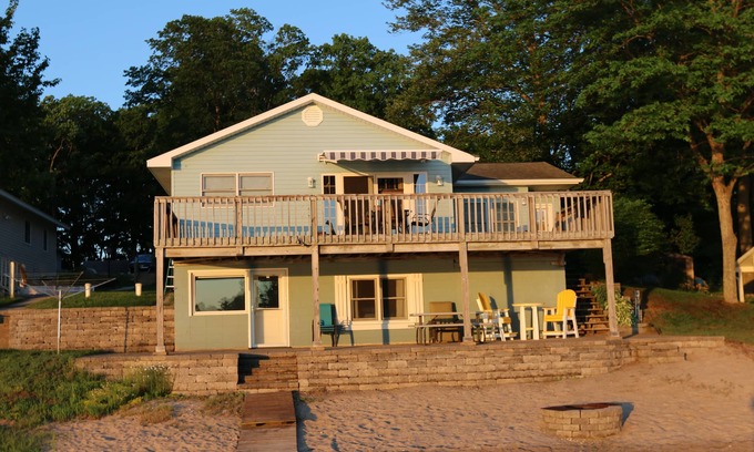 Traverse City House | PURE Paradise - Silver Lake