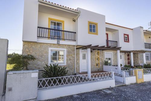 Famalicao Apartment | Pure relax near Nazaré by Innkeeper