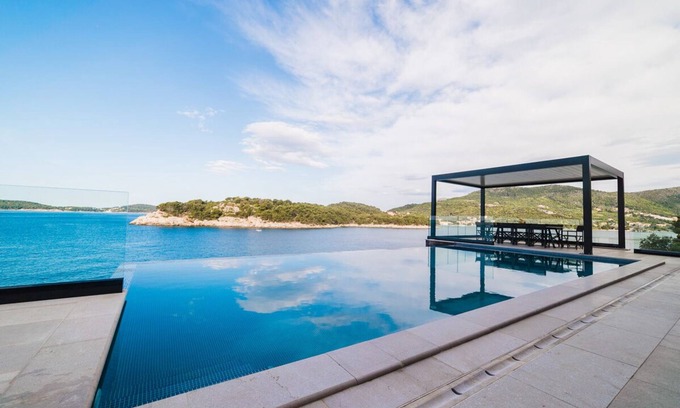 Stikovica House | PureLuxuryExclusiveVillaStateOfTheArtVillaExcellentLocationPrivateBeach