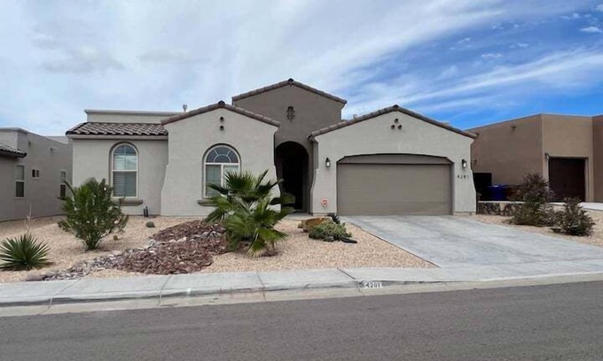 Las Cruces House | Purple Sage Garden Retreat