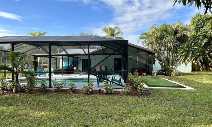 Port Saint Lucie Villa | *Putting Green* Treasure Coast Jungle Oasis