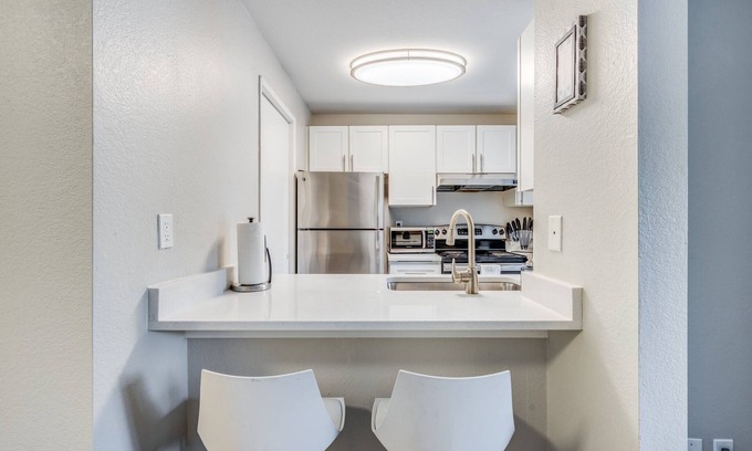 Puyallup Apartment | Puyallup Lux Modern Suite|1BR1BA Fit for Long Stay