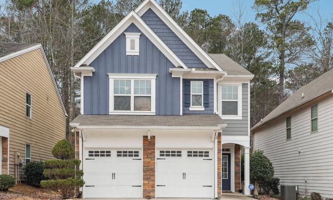 Lawrenceville House | PVT Backyard/Grt WIFI/Close to Dwntwn Lville/Slps6