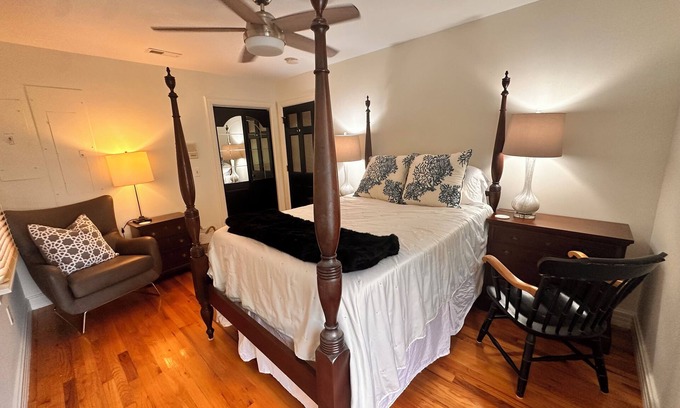 Riverland Terrace House | Pvt Room in 3 BR CHS LUX home on golf course with pool & hot tub