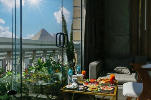 Shurtah al-Dakhlah Hotel | Pyramids moon tower