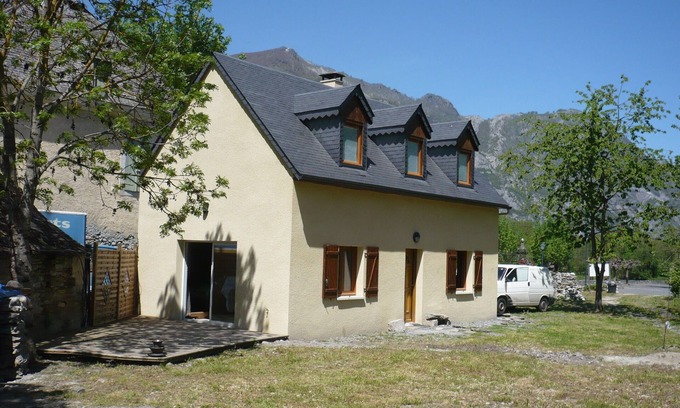 Boo-Silhen House | Pyrenean House