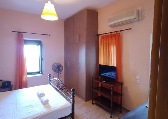 East Mani House | pyrgospito