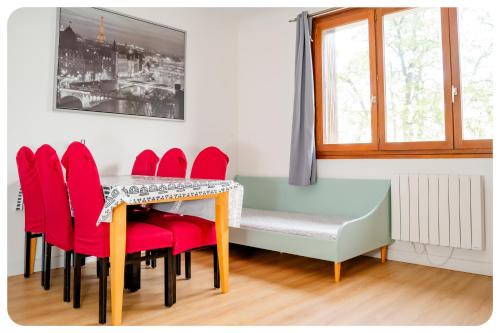 Les Stades Apartment | Qhome 3 - Duplex Cosy entre Paris et Disney - Parking privé