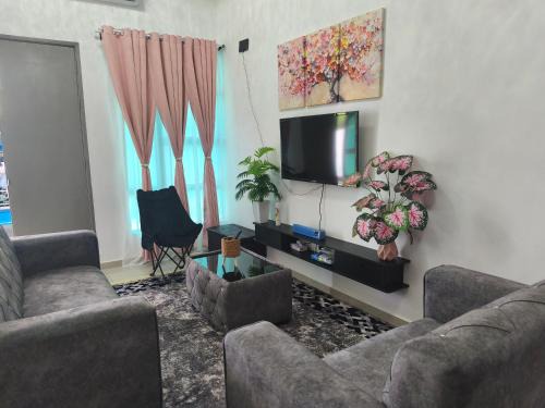 Kampung Jelatang House | QMR Homestay