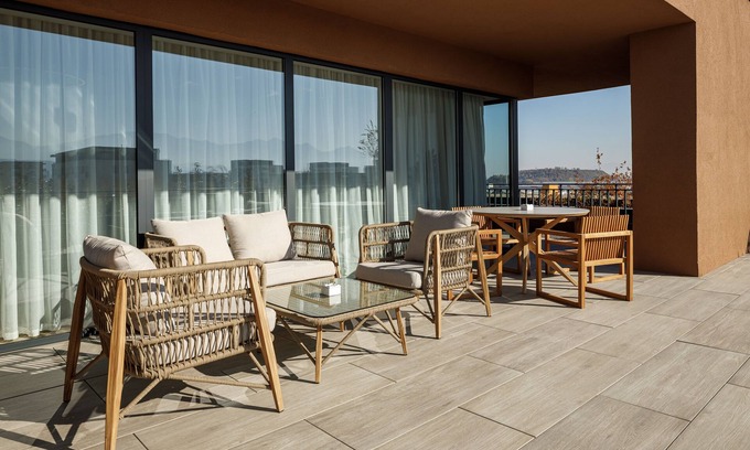 Tractorul Hotel | Qosmo Brasov Hotel