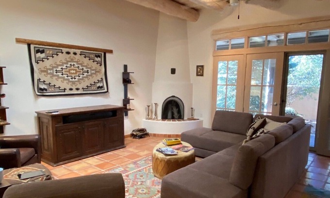 Quail Run House | Quail Run Home Minutes from the Plaza - Pool, Tennis Courts, Golf & More