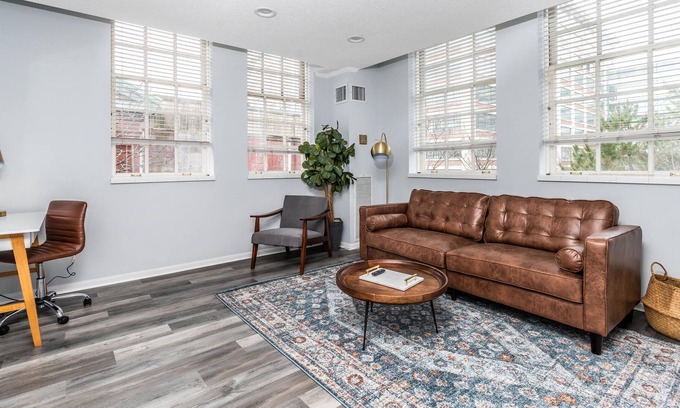 Thompson Square - Bunker Hill Apartment | Quaint 2BR Condo in Charlestown