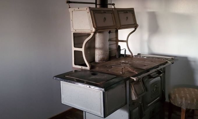 Concord Cottage | Quaint Amish Cottage in Rural Kentucky Hills