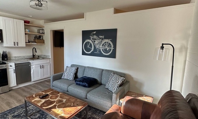 Highlands - Perkins Apartment | Quaint Apartment Near LSU