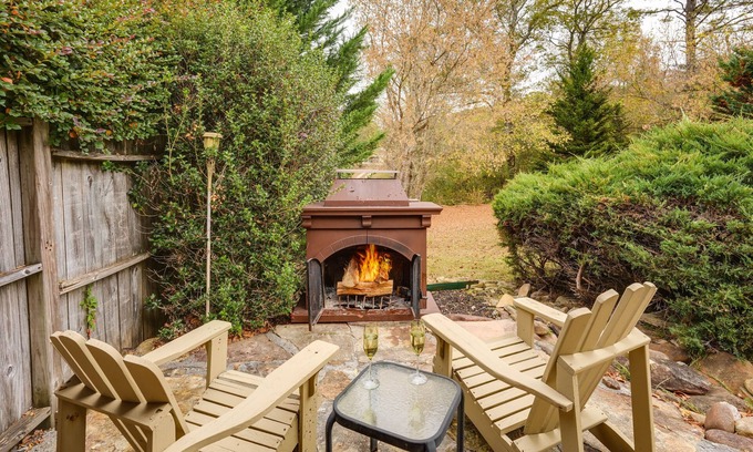 Flintstone House | Quaint Chattanooga Valley Retreat: Private Hot Tub