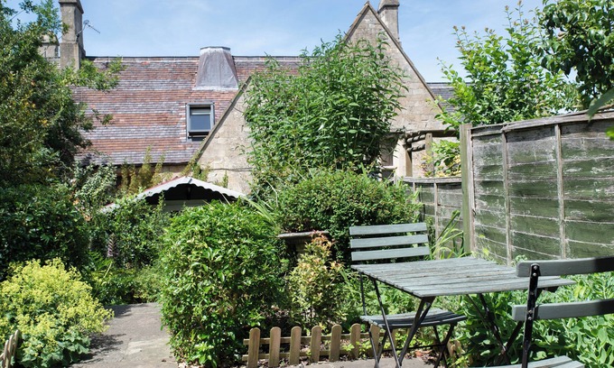 Dudbridge Cottage | Quaint Country cottage with private garden