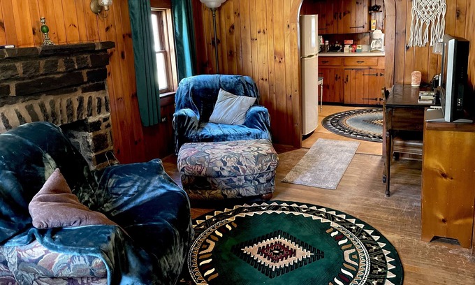 Moravian Falls Cabin | Quaint, historic, comfy LOG CABIN on a stream! Propane fireplace w/cosy fire!