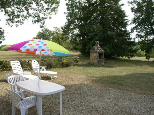 Allas-les-Mines House | Quaint Home in Berbiguières, Valley of the Castles at 15min