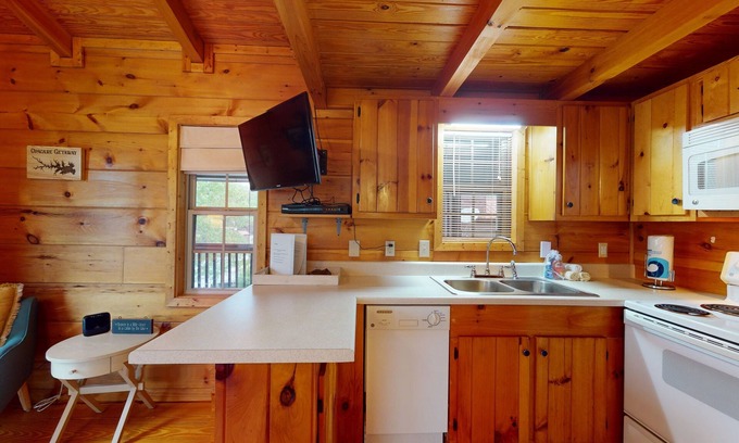 Gilbert House | Quaint house with loft, furnished wraparound balcony, central AC, & fast WiFi
