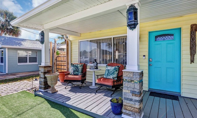 Horton Shores House | Quaint living in Central Beachside steps from the beach!