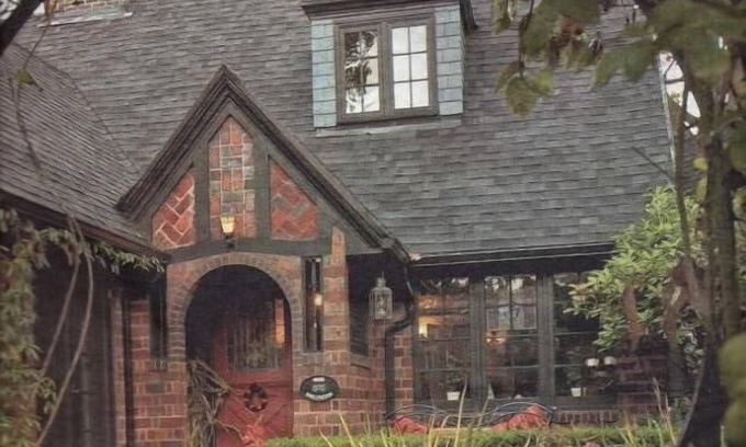 Laurelhurst Apartment | Quaint private cottage apt. in highly desirable area, close to everything