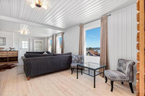 Vollen Villa | Quaint seaside cottage near Oslo