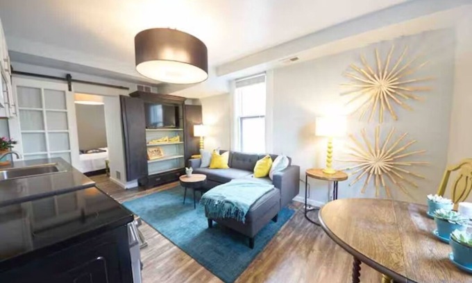 Jefferson Park House | Quaint Space - Near Downtown & Broncos Stadium