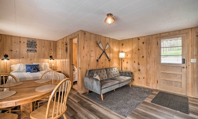 Kimberling City Cabin | Quaint Table Rock Lake Hideout w/Pool Access