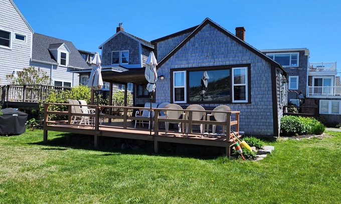Rockport Cottage | Quaint Waterfront Cottage