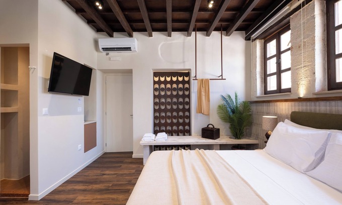 Old Town Hotel | Qualia Slowlife Suites