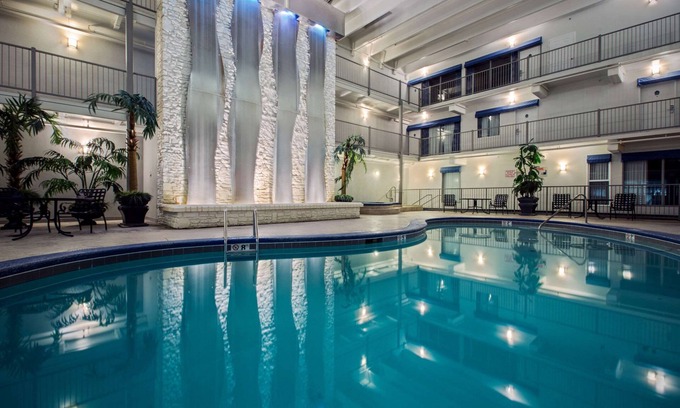 Branson Theater District Hotel | Quality Inn Branson - Hwy 76 Central