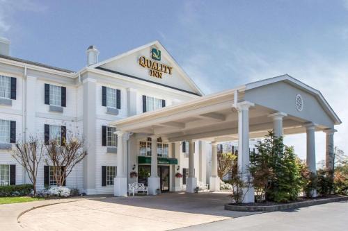 Greeneville Hotel | Quality Inn Greeneville - Tusculum