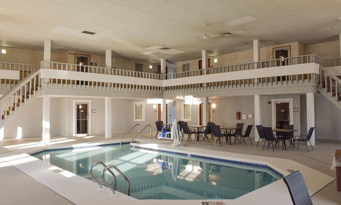 Mauston Hotel | Quality Inn Mauston I-90