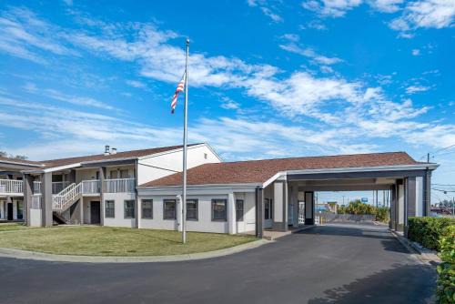 Panama City Hotel | Quality Inn Panama City North