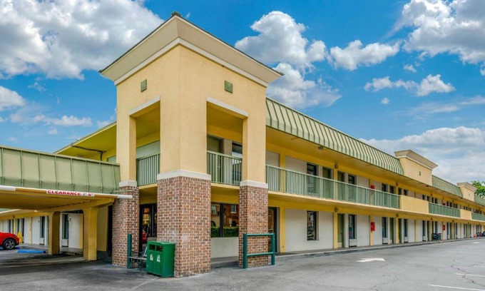Historic District - North Hotel | Quality Inn Savannah Historic District