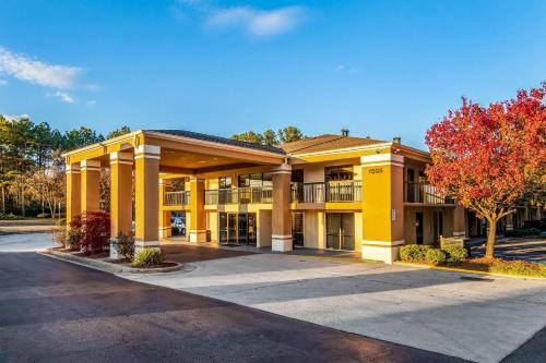 Stone Mountain Hotel | Quality Inn Stone Mountain