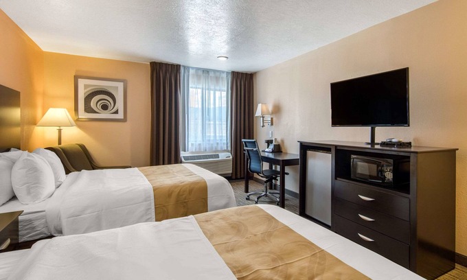 Albuquerque Hotel | Quality Inn & Suites Albuquerque North near Balloon Fiesta Park