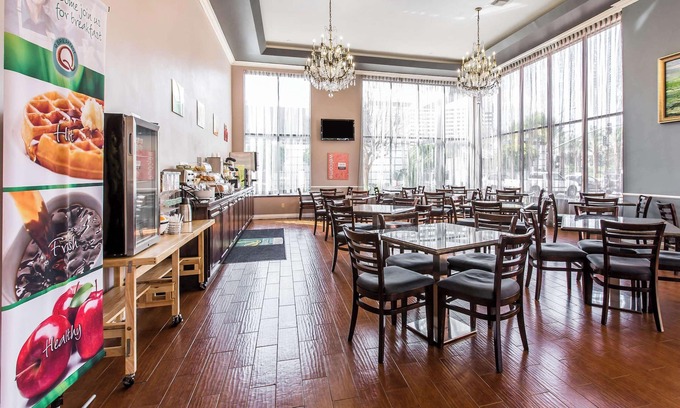 Bell Gardens Hotel | Quality Inn & Suites Bell Gardens - Los Angeles