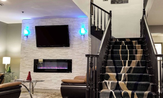 Sharonville Hotel | Quality Inn & Suites Cincinnati Sharonville