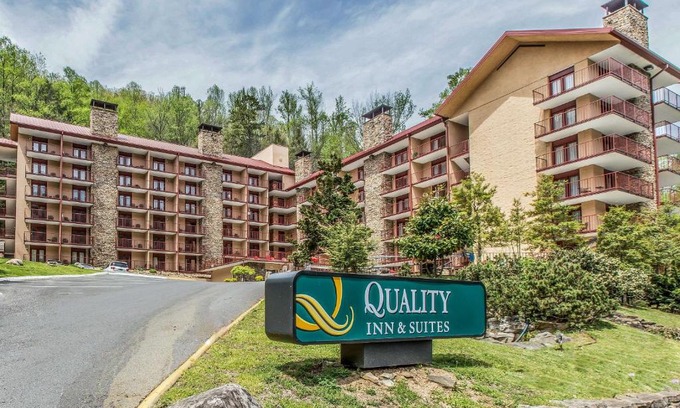 Gatlinburg Hotel | Quality Inn & Suites Gatlinburg North